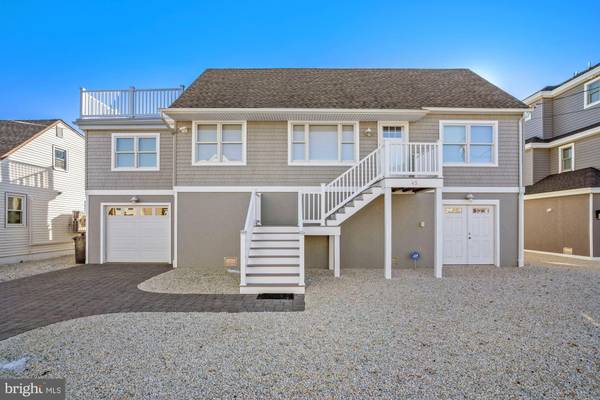 45 MYRTLE DR, Manahawkin, NJ 08050