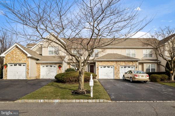 3 HOGAN WAY, Moorestown, NJ 08057