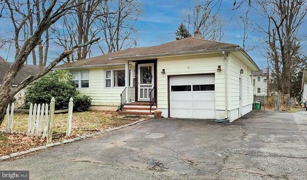 52 MAPLE AVE, Morris Plains, NJ 07950