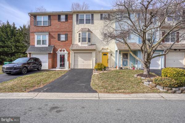 8 EVLON CT, New Castle, DE 19720