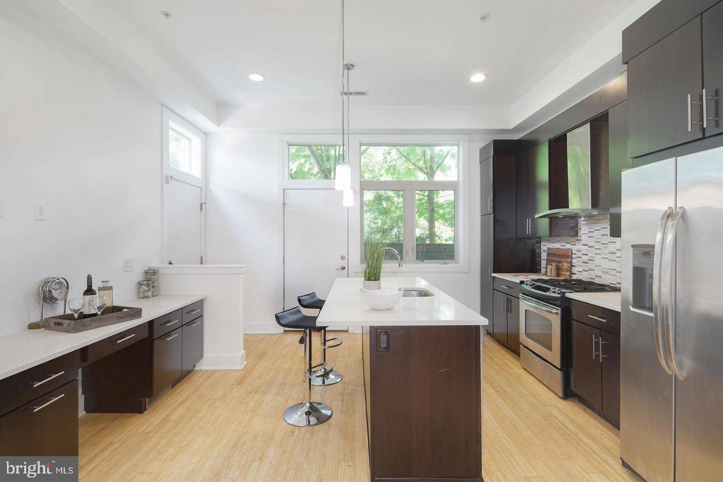 Philadelphia, PA 19123,412 N FRONT ST #4