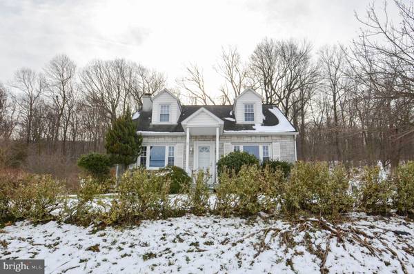 6920 MOUNTAIN RD, Macungie, PA 18062