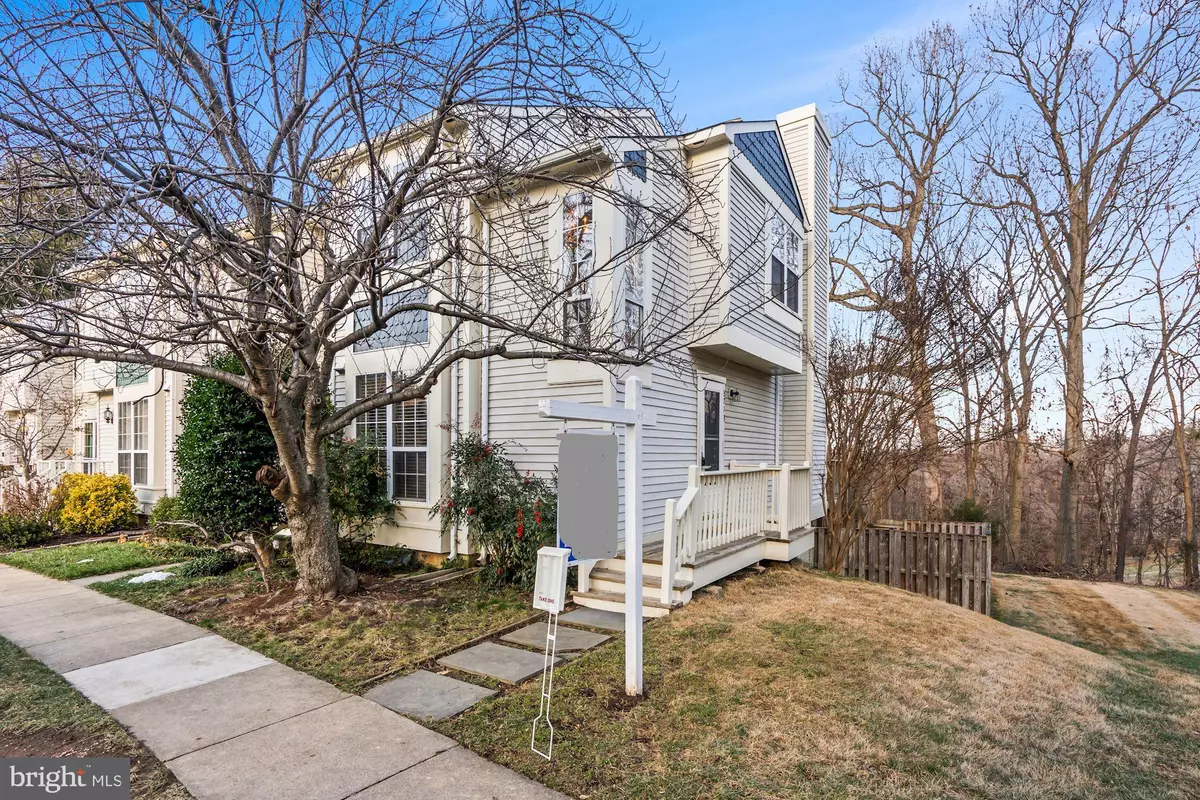 Alexandria, VA 22303,5713 EVERGREEN KNOLL CT