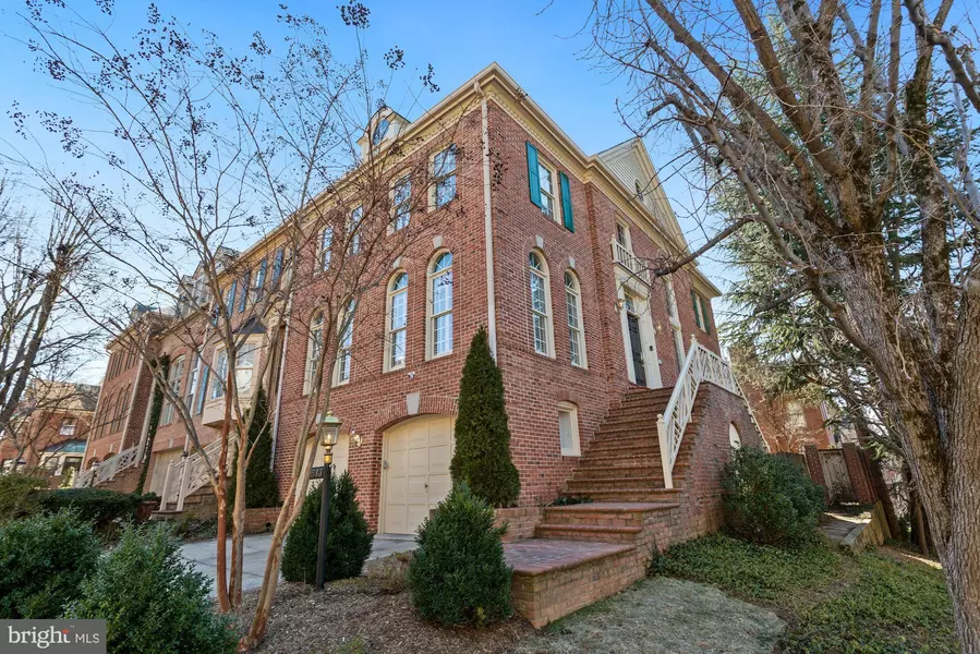 1513 HAMPTON HILL CIR, Mclean, VA 22101