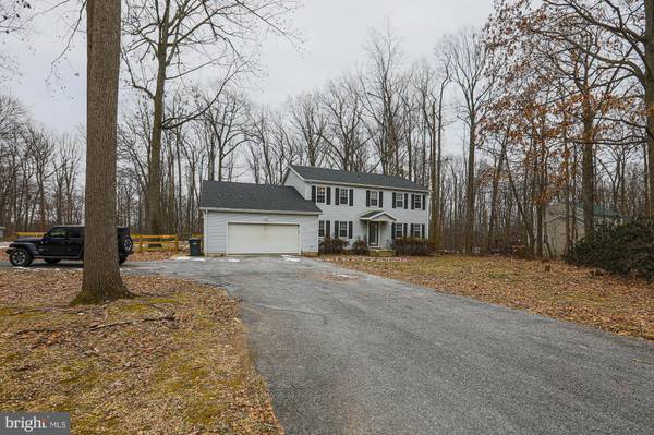 5668 WOODS RD, Stewartstown, PA 17363