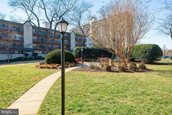 7400 LAKEVIEW DR #N406, Bethesda, MD 20817