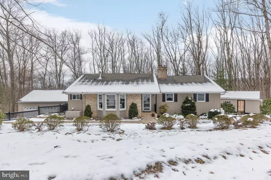 1240 KUHN RD, Boiling Springs, PA 17007