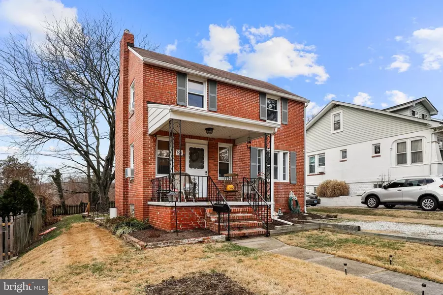 806 WARWICK RD, Baltimore, MD 21229