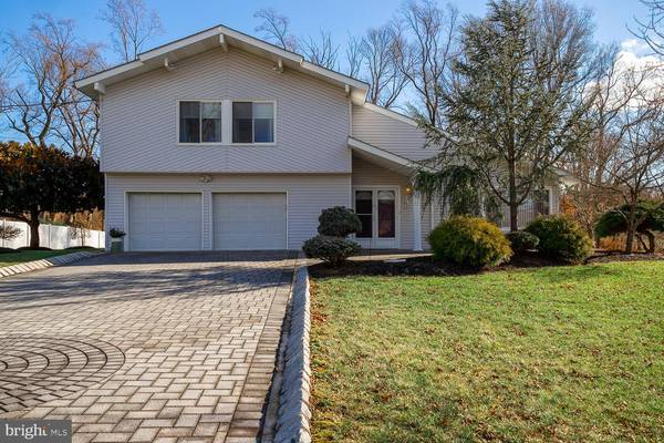 32 EDWARDS DR, Freehold, NJ 07728