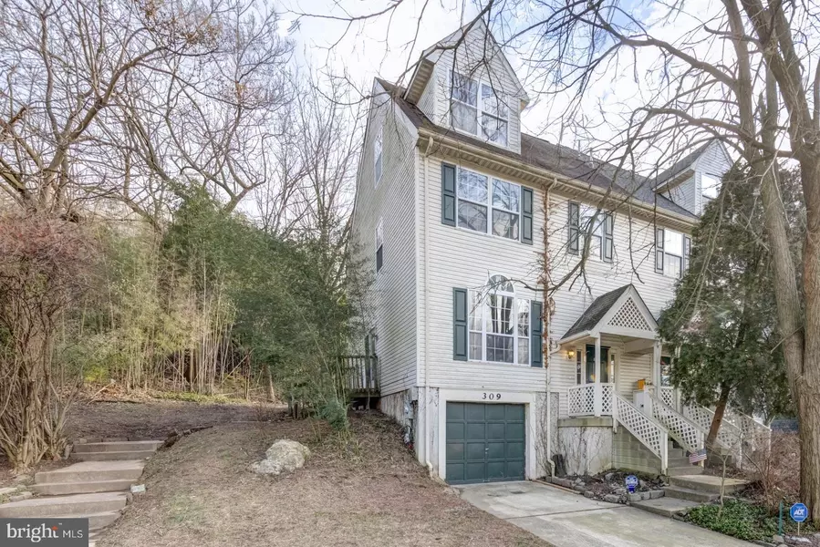 309 GINGER LN, Philadelphia, PA 19128