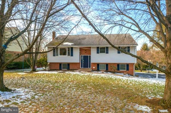 806 SCOTT LN, Lititz, PA 17543