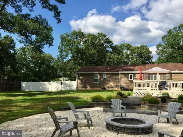 Jackson, NJ 08527,4 HIDDEN HOLLOW CT