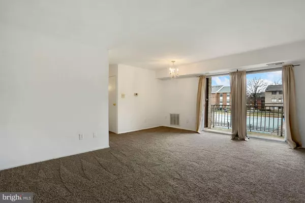 Alexandria, VA 22306,7984 AUDUBON AVE #104