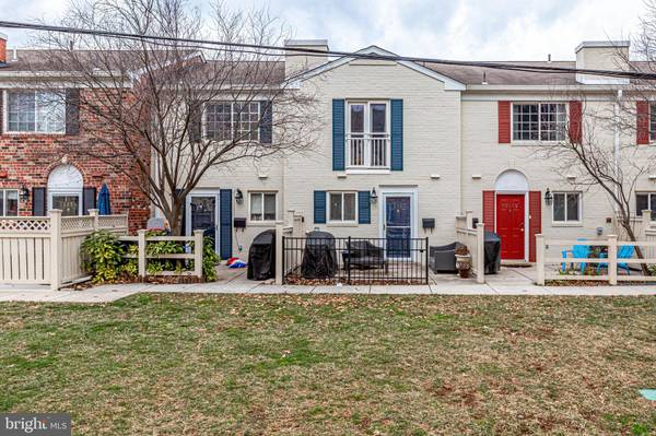 1433 N VAN DORN ST #C, Alexandria, VA 22304