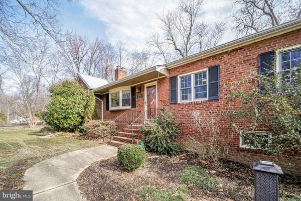 Alexandria, VA 22312,5001 BIRCH LN