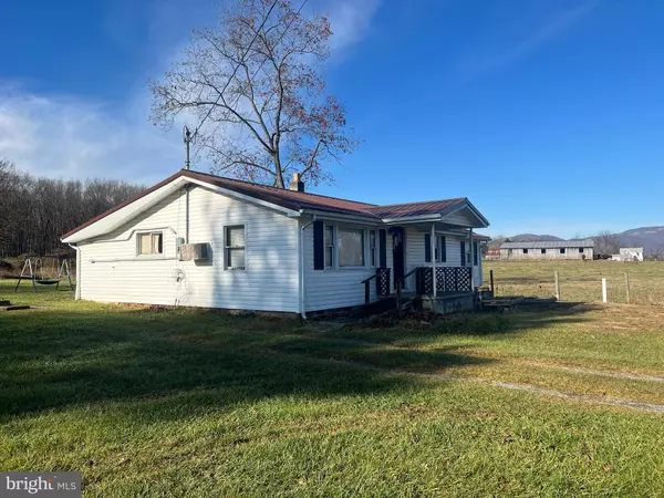 Moorefield, WV 26836,82 2ND LN