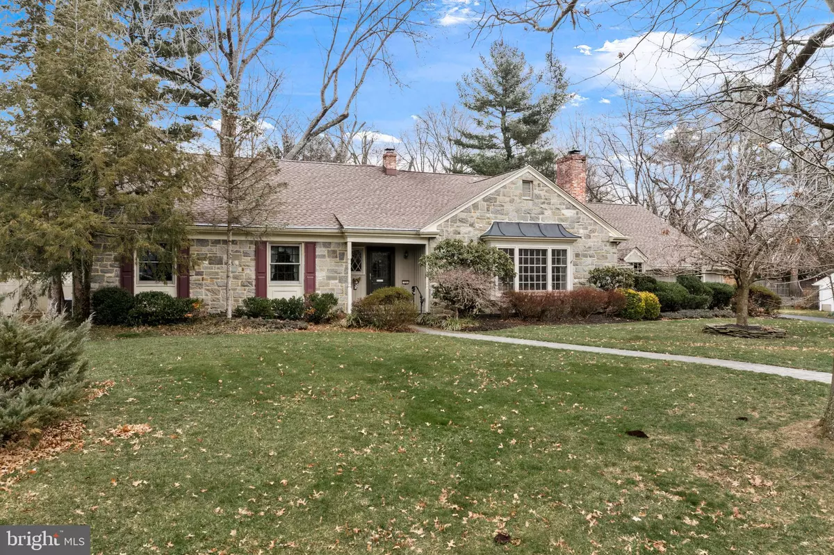 Moorestown, NJ 08057,329 SPRINGHOUSE LN