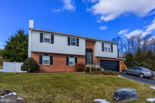 170 OVERVIEW CIR W, Red Lion, PA 17356