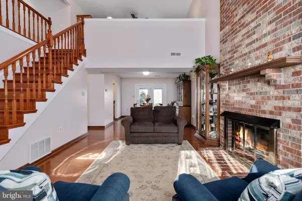 Woodbridge, VA 22193,5942 PLUMWOOD LN