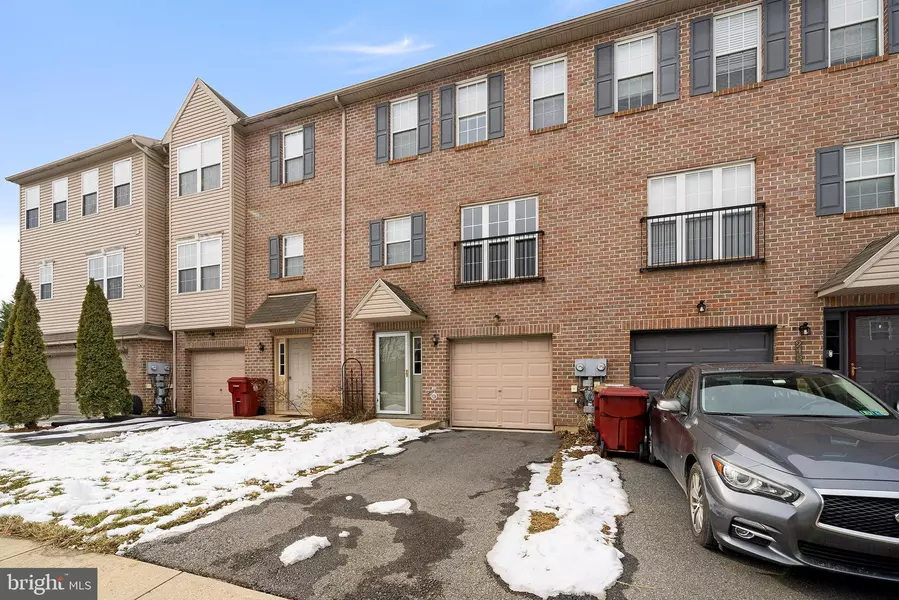 2445 JEANNETTE LN, Easton, PA 18040