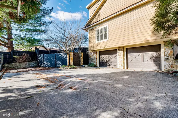 Ellicott City, MD 21042,10005 EMILY FOX CT