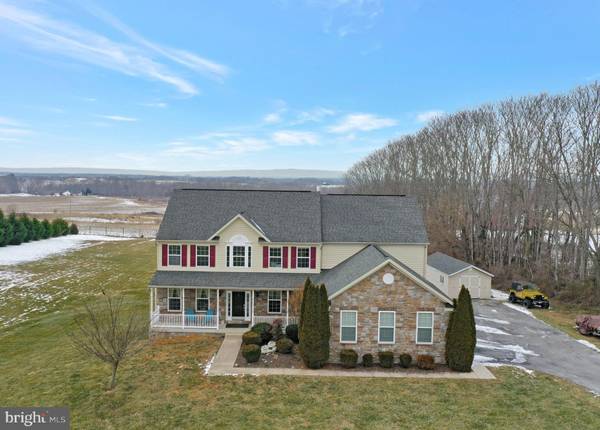 381 PASO CORTO DR, Kearneysville, WV 25430