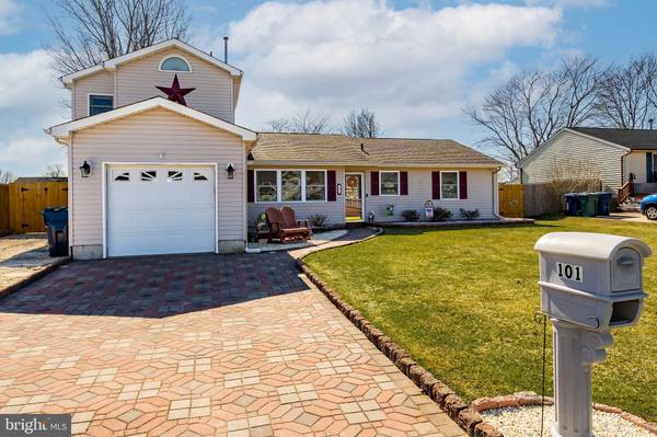 101 CAYUGA LAKE DR, Little Egg Harbor Twp, NJ 08087