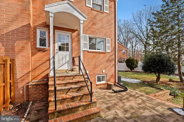 Arlington, VA 22207,4816 20TH PL N