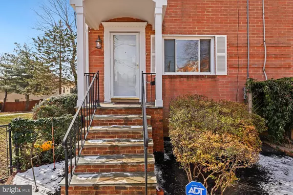 Arlington, VA 22207,4816 20TH PL N