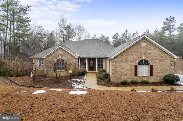 Palmyra, VA 22963,56 WHISPERING PINES LN