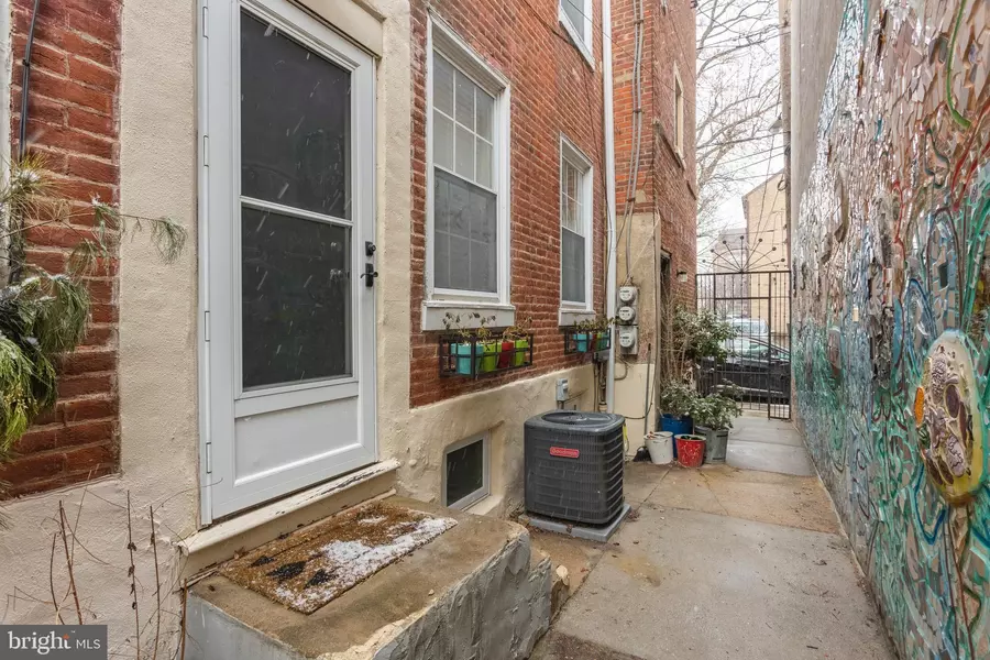 136 CARPENTER ST #B, Philadelphia, PA 19147