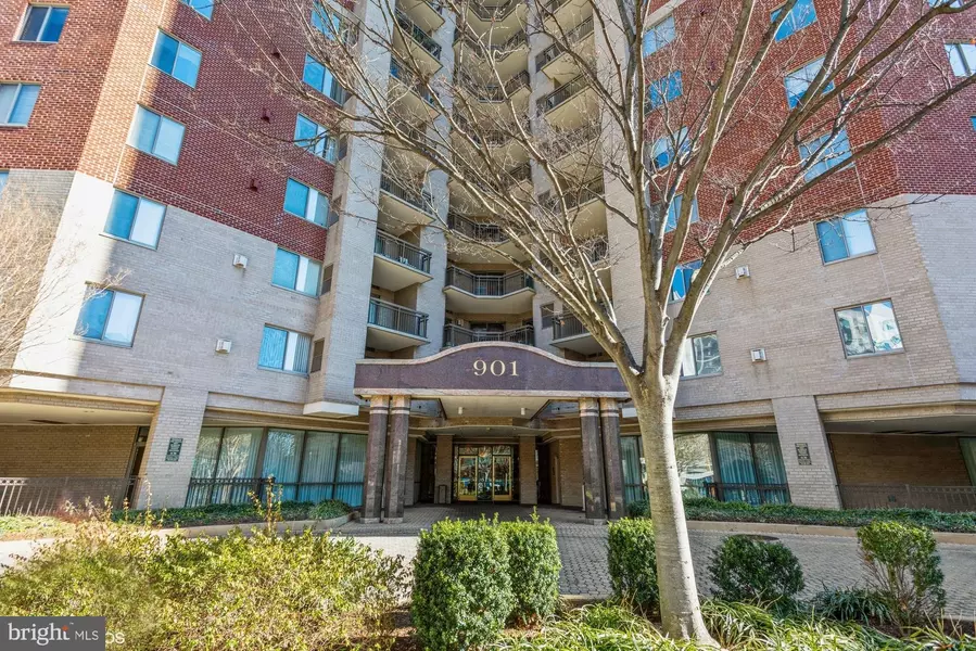 901 N MONROE ST #608, Arlington, VA 22201