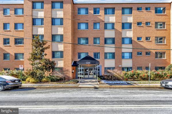 1200 S ARLINGTON RIDGE RD #502, Arlington, VA 22202