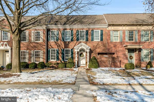 33 DEVONSHIRE SQ, Mechanicsburg, PA 17050