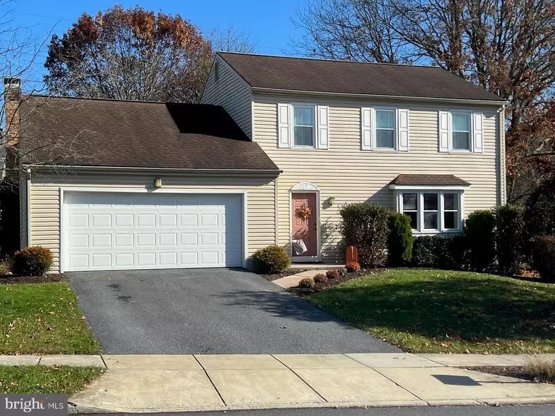 216 CHEROKEE DR, Mechanicsburg, PA 17050