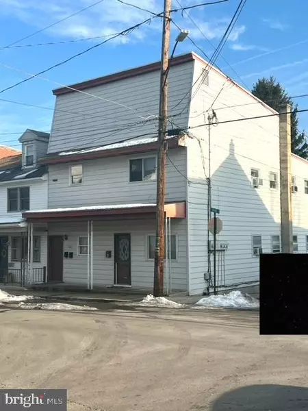 321-323 PINE HILL ST, Minersville, PA 17954