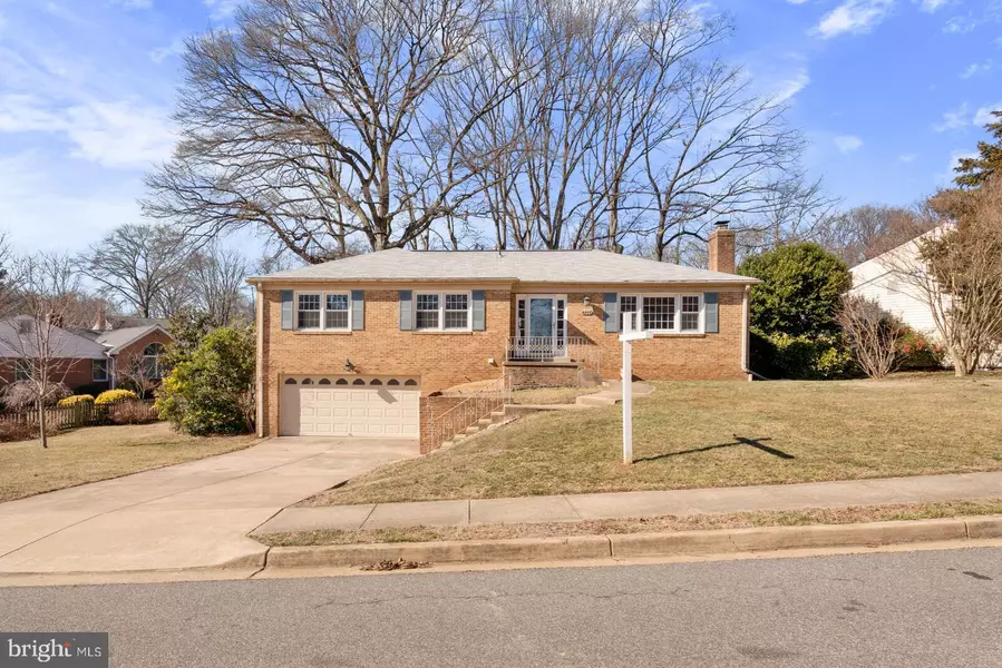 4205 SHANNON HILL RD, Alexandria, VA 22310