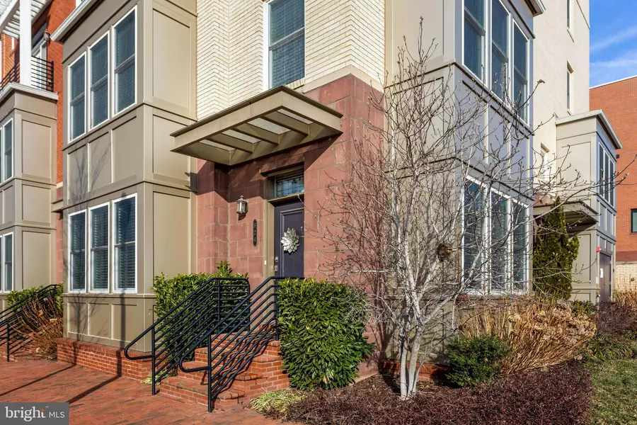 624 E HOWELL AVE #101, Alexandria, VA 22301