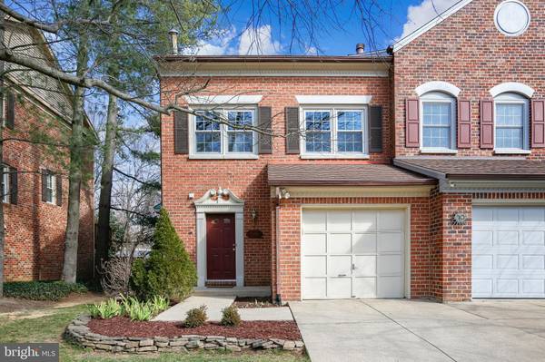 5861 WOODFIELD ESTATES DR, Alexandria, VA 22310