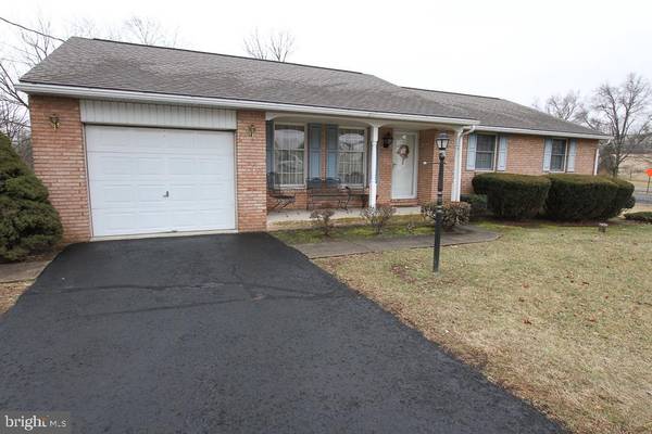 2852 NEW HANOVER SQUARE RD, Gilbertsville, PA 19525