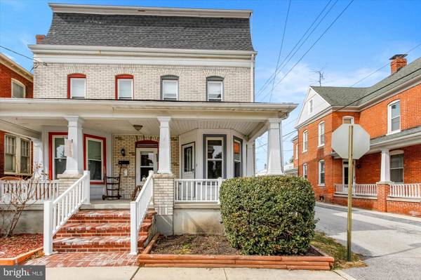 212-1/2 E MIDDLE ST, Hanover, PA 17331