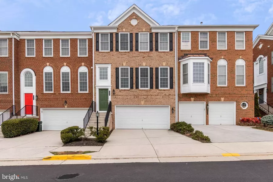 9251 LAUREL RIDGE CROSSING RD, Lorton, VA 22079