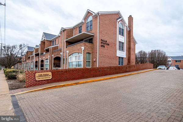 6916 FAIRFAX DR #110, Arlington, VA 22213