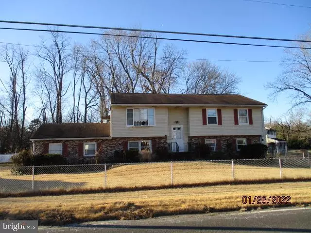 410 LEWISTOWN RD, Columbus, NJ 08022