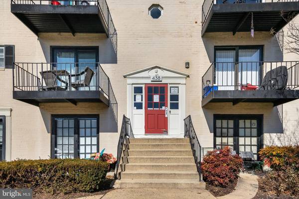 438 N ARMISTEAD ST #T2, Alexandria, VA 22312