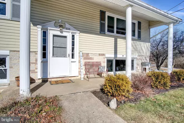 Mount Holly Springs, PA 17065,606 W PINE ST