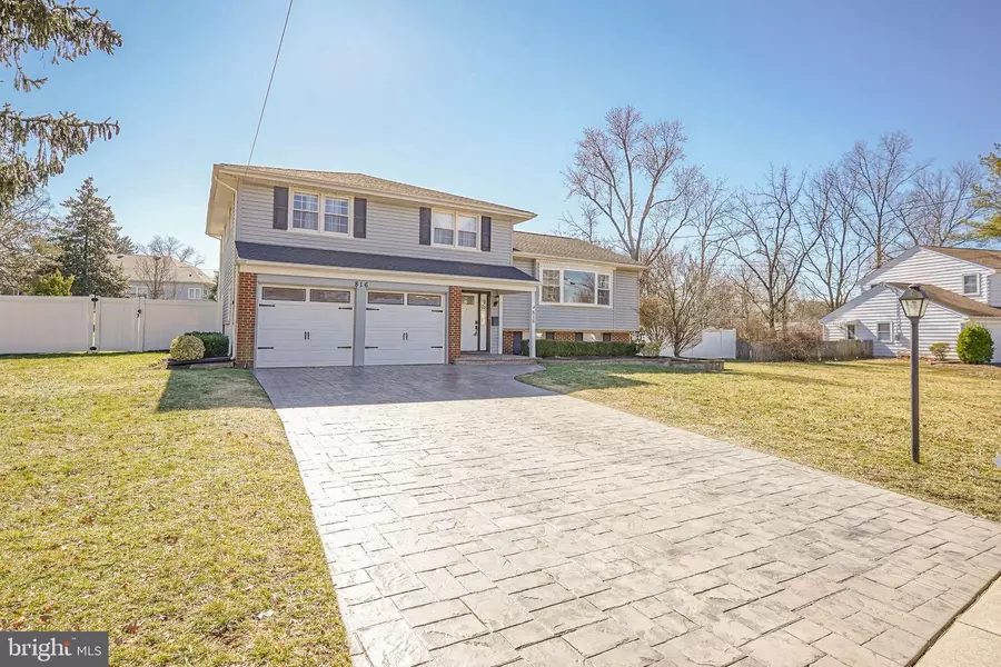 816 WINDSOR DR, Cinnaminson, NJ 08077