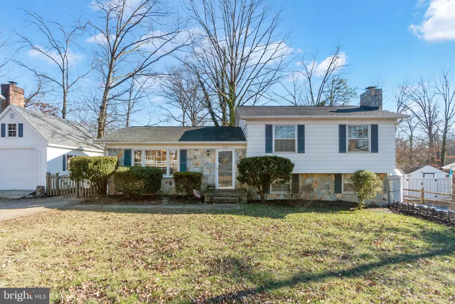 304 LAUREL AVE, Fredericksburg, VA 22408