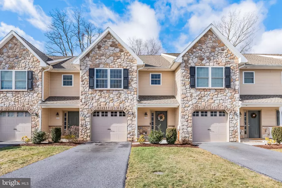 344 MELBOURNE LN, Mechanicsburg, PA 17055