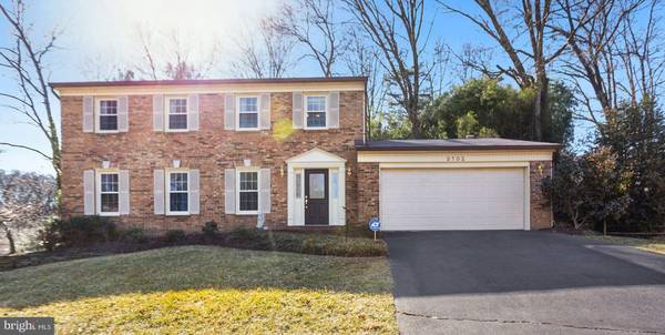 Annandale, VA 22003,3702 KRYSIA CT